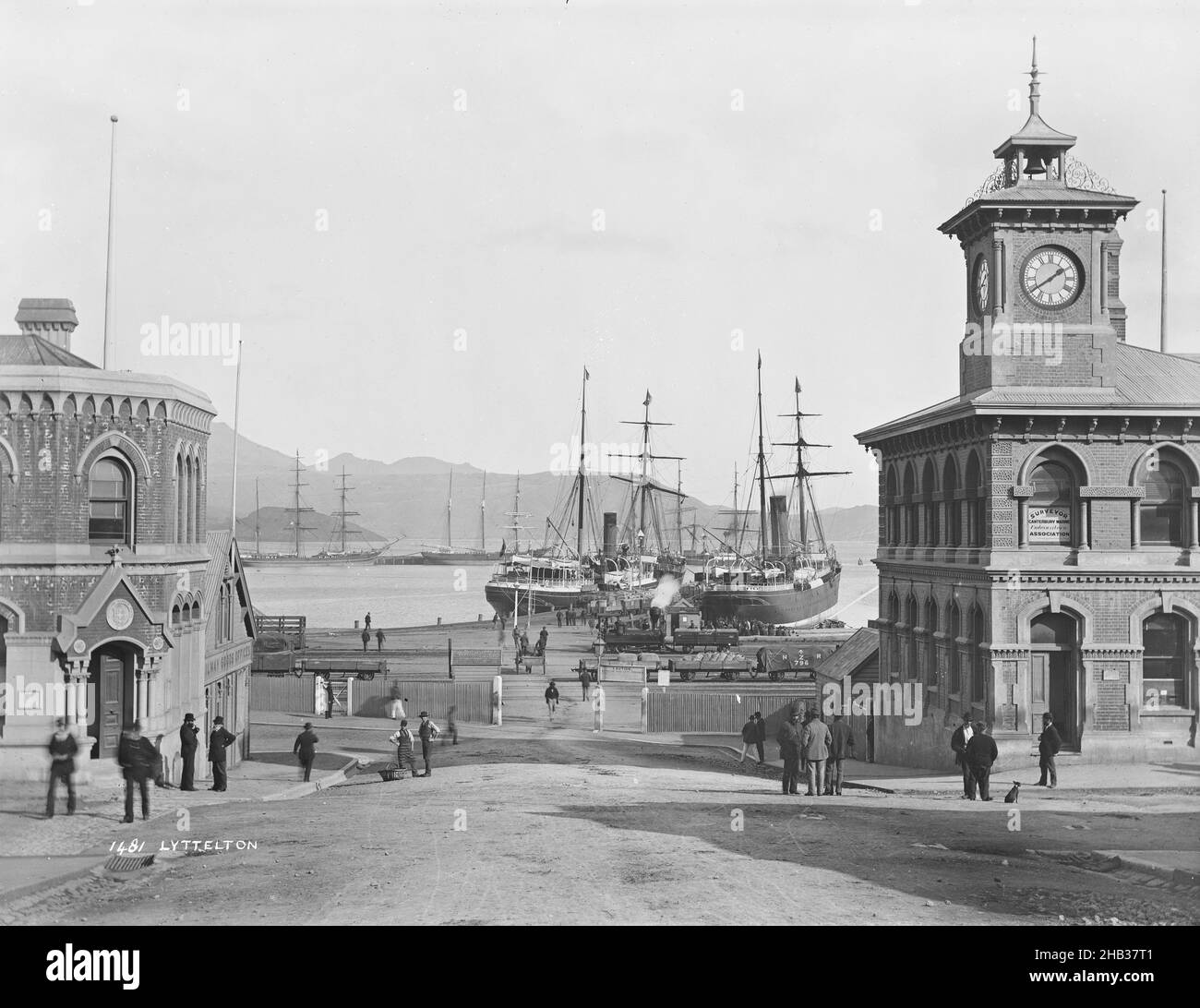 Lyttelton, Burton Brothers studio, photography studio, Dunedin, gelatin