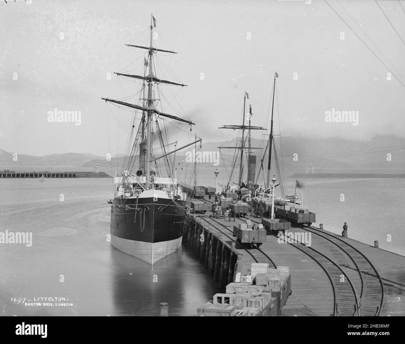 Lyttelton, Burton Brothers studio, photography studio, Dunedin, gelatin