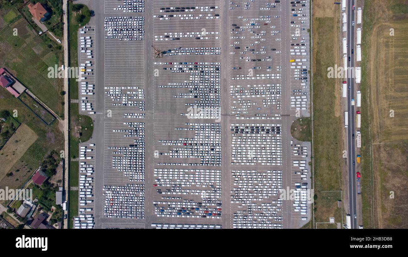 Empty parking lots hi-res stock photography and images - Alamy