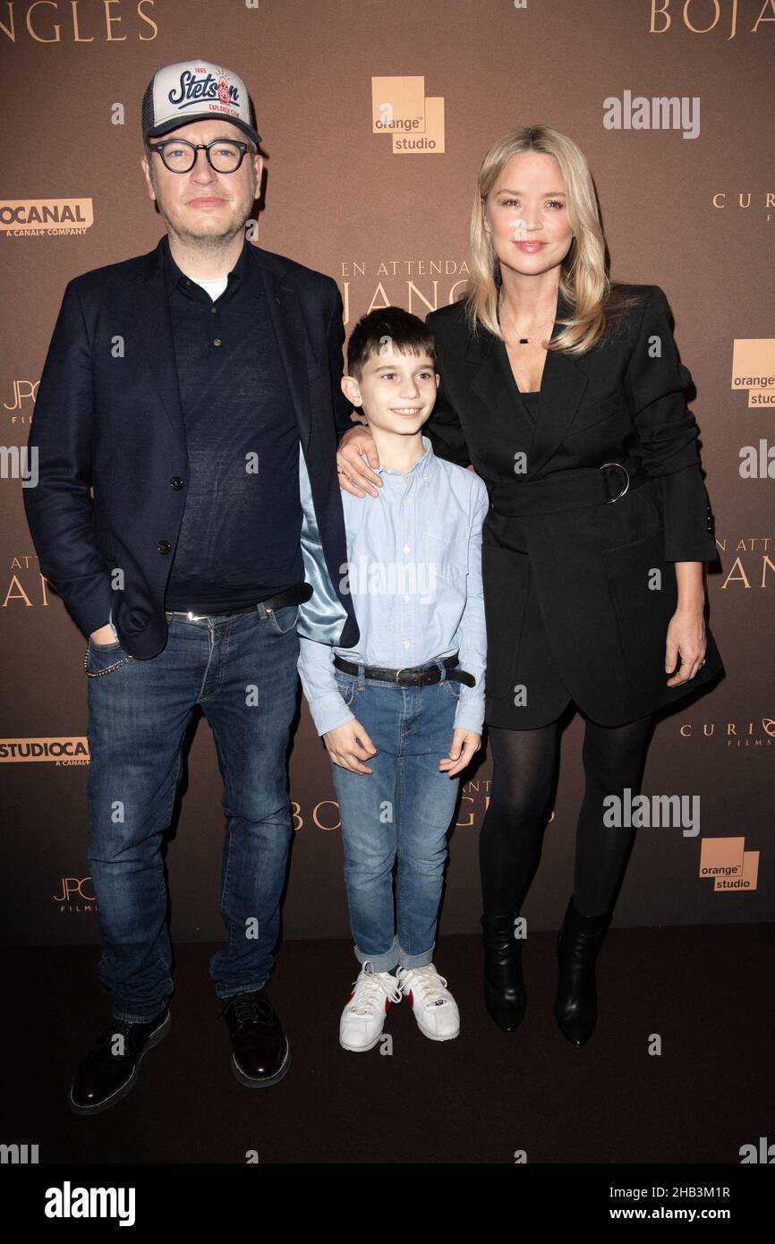 Regis Roinsard, Solan Machado-Graner and Virginie Efira attend En Attendant  Bojangles movie premiere at Pathe Opera, on December 16, 2021 in Paris,  France. Photo by David Niviere/ABACAPRESS.COM Stock Photo - Alamy