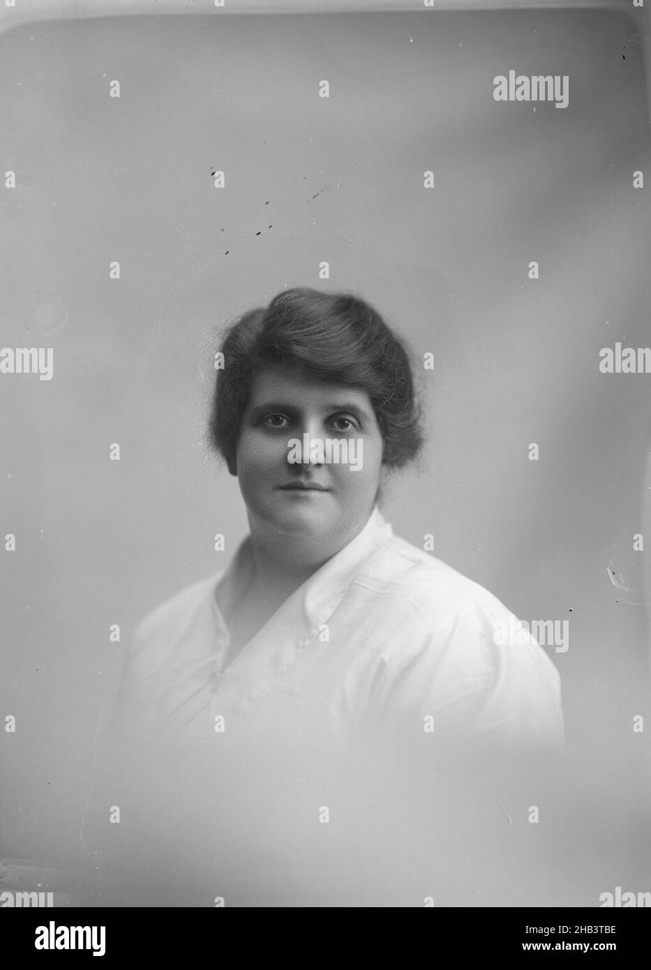 Woodward, Mrs 12 vig, Berry & Co, circa 1920, Wellington Stock Photo