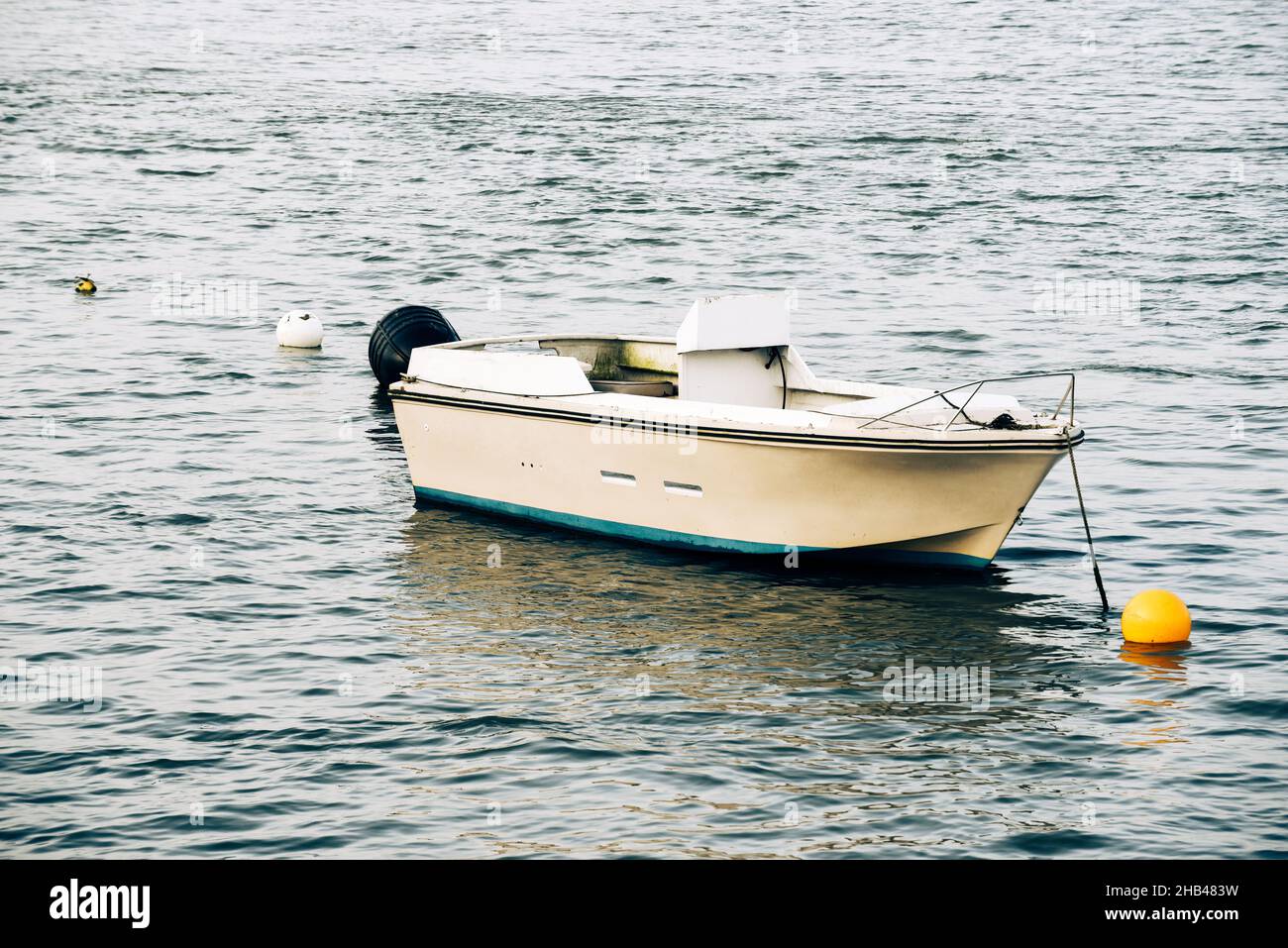 Calm water fishing hi-res stock photography and images - Page 41 - Alamy