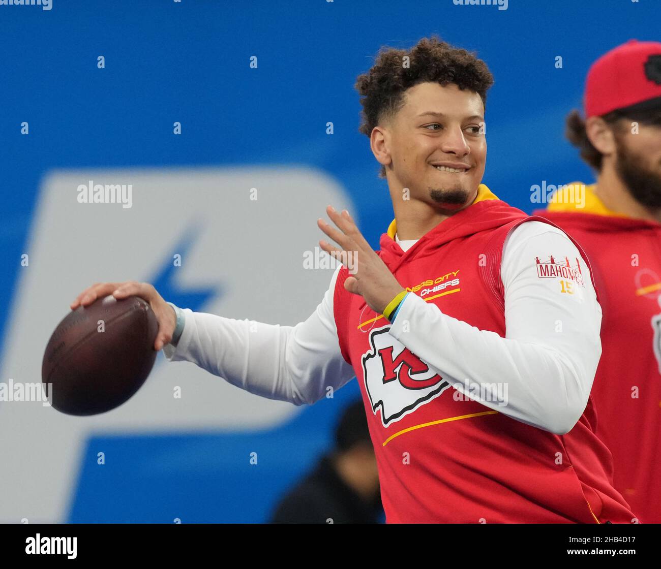 Inglewood, USA. 16th Dec, 2021. Kansas City Chiefs quarterback Patrick Mahomes warms up prior to the start of game against the Los Angeles Chargers at SoFi Stadium on Thursday, December 16, 2021 in Inglewood, California. Photo by Jon SooHoo/UPI Credit: UPI/Alamy Live News Stock Photo