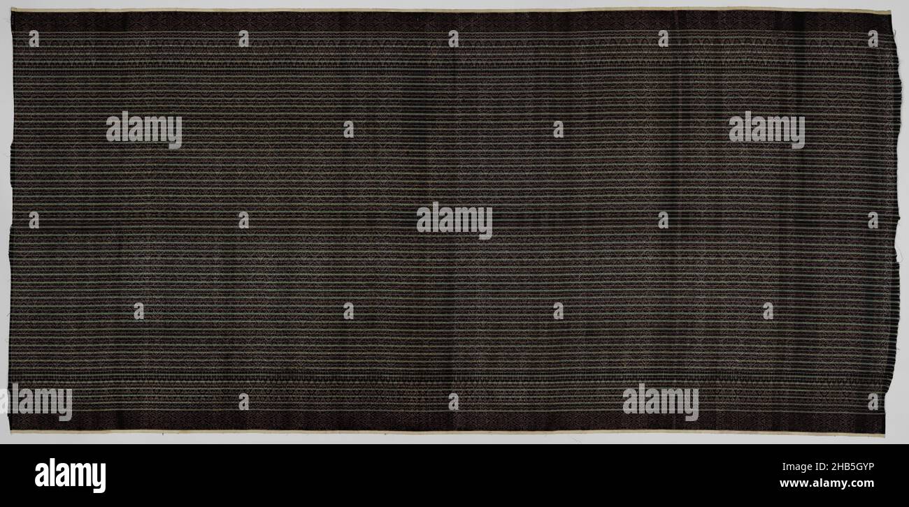 Shoulder cloth, Ija lunggi, Shoulder cloth with geometric motifs., anonymous, Noord-Sumatra, 1900 - 1999, silk, length 192 cm × width 93 cm Stock Photo