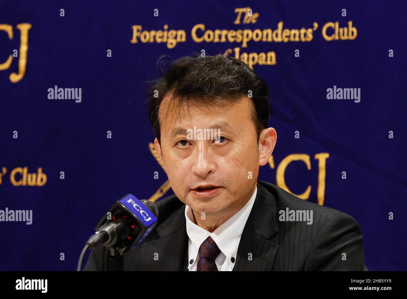 Tokyo, Japan. 17th Dec, 2021. Bonji Ohara, a senior fellow at the Sasakawa Peace Foundation, speaks during a news conference at The Foreign Correspondents' Club of Japan on December 17, 2021, Tokyo, Japan. Ohara spoke about the diplomatic relations between Japan and China and the consequences if Japan joins the US-led diplomatic boycott of the Beijing Winter Olympic Games over human rights abuses. Credit: Aflo Co. Ltd./Alamy Live News Stock Photo