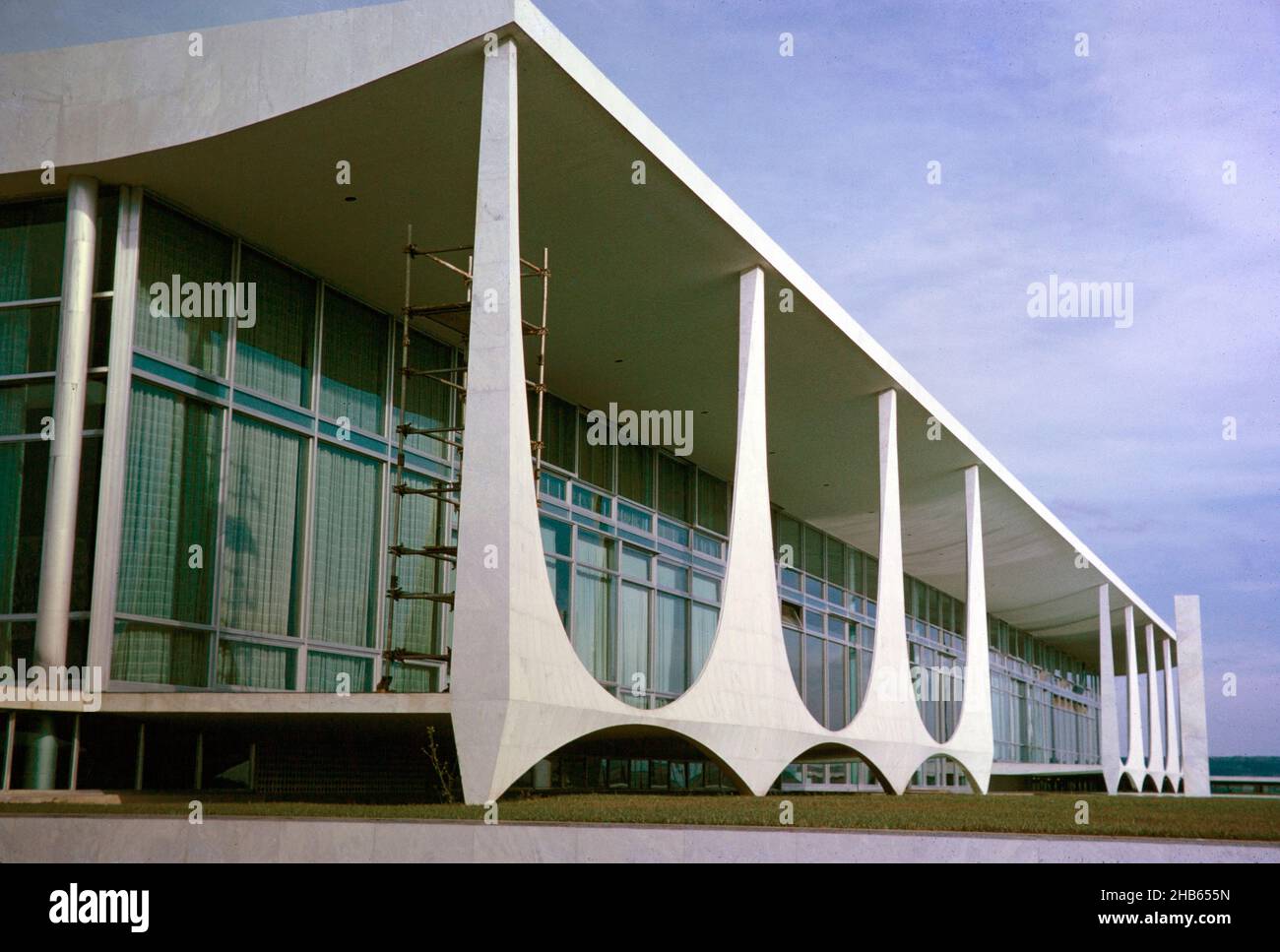 Presidential palace building, Palacio da Alvorada, built 1958 architect