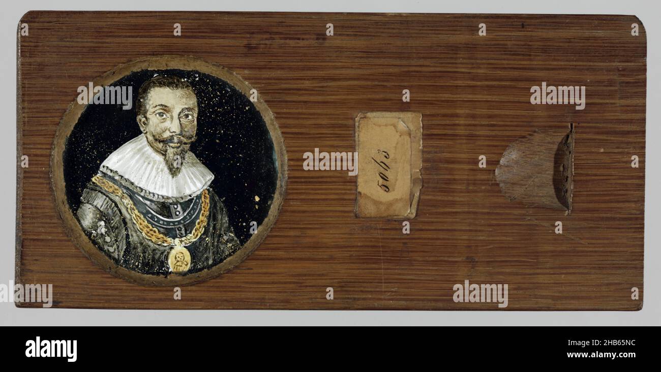 Portrait of a historical figure, Round glass plate in wooden mount. Portrait of a man with pointed beard. He wears a large collar and chain with badge of order., anonymous, Netherlands, c. 1700 - c. 1790, glass, wood (plant material), height 20 cm × width 9.5 cm Stock Photo