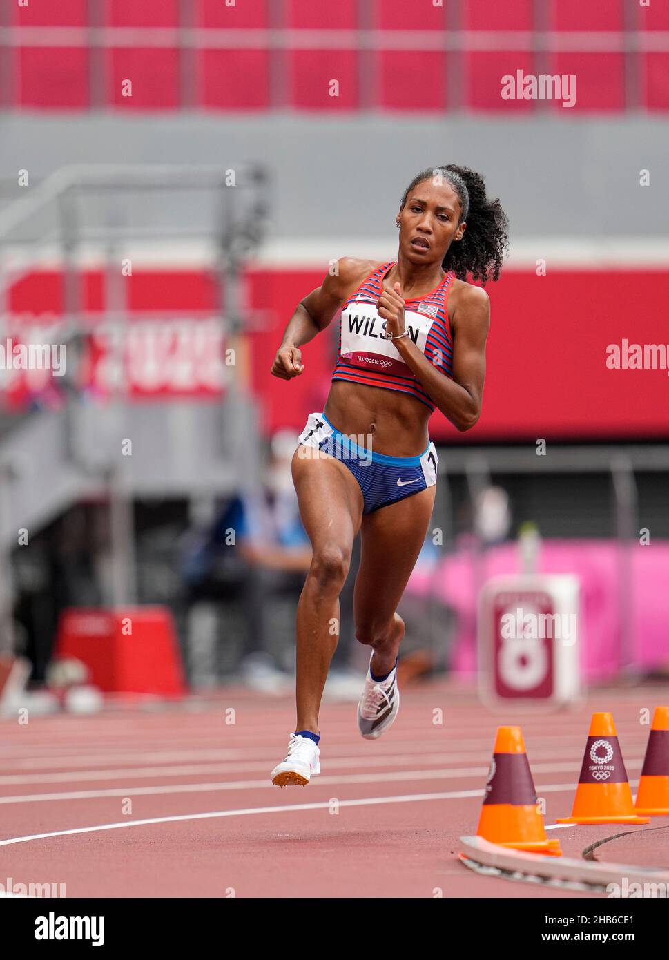 Ajee Wilson competing in the 800 meters of the 2020 Tokyo Olympics ...