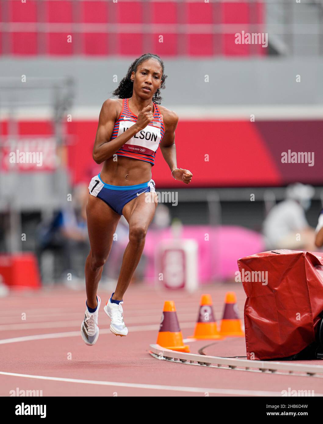 Ajee Wilson competing in the 800 meters of the 2020 Tokyo Olympics ...
