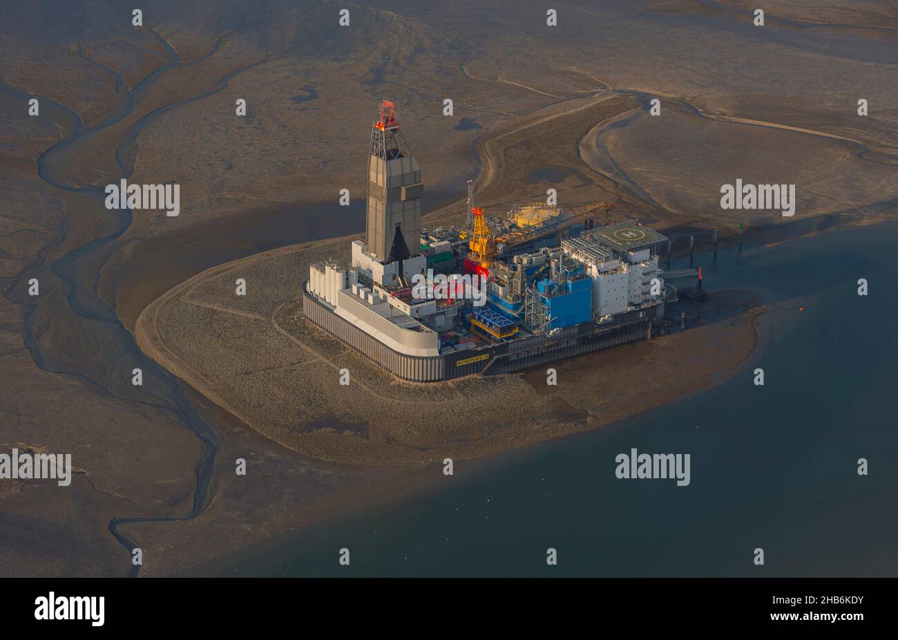 Drilling rig hires stock photography and images Alamy