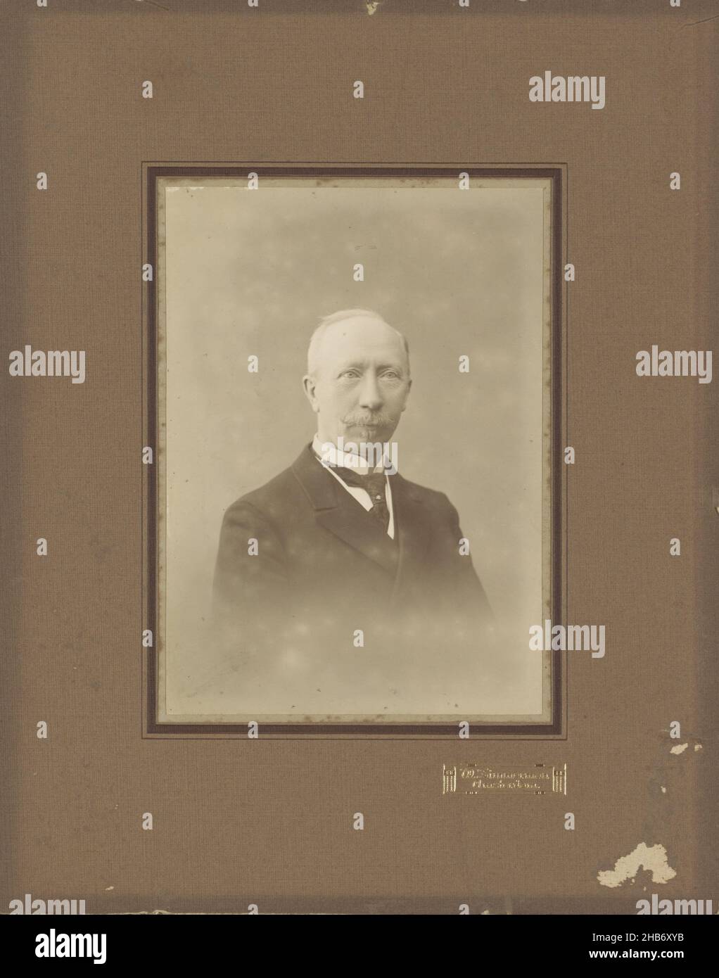 Portrait of a man wearing a tie, Guillame Maximilien Zimmermann, Amsterdam, 1916, cardboard, paper, height 161 mm × width 101 mm Stock Photo