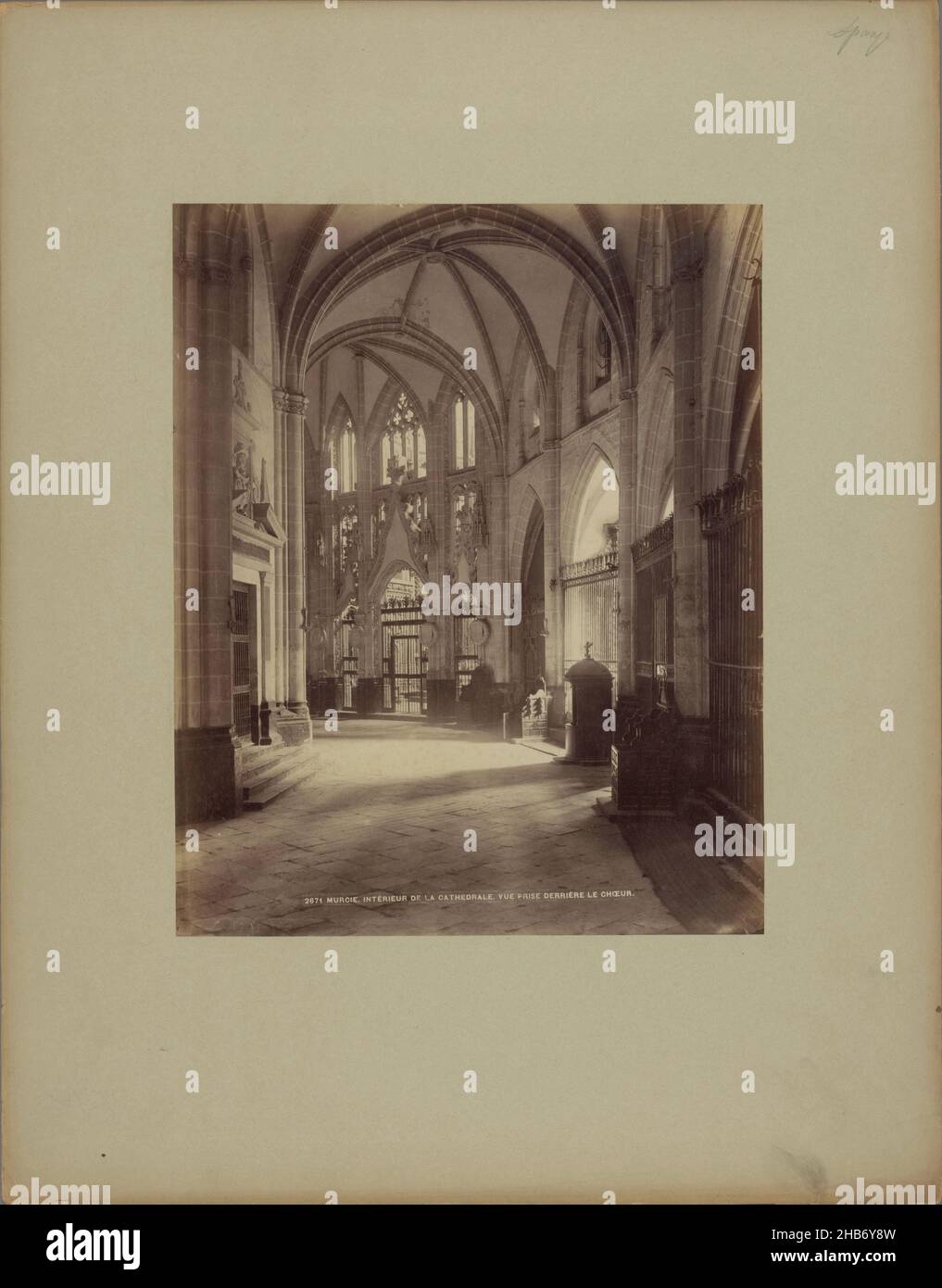 Vault with ribs coming together in a star shape in the cathedral at Burgos, Burgos. - Int. de la Cathédrale [(...), anonymous, Kathedraal van Burgos, c. 1875 - c. 1900, cardboard, albumen print, height 285 mm × width 225 mm Stock Photo