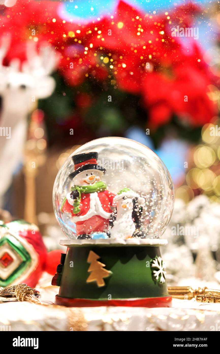 Empty snow globe christmas background hi-res stock photography and ...