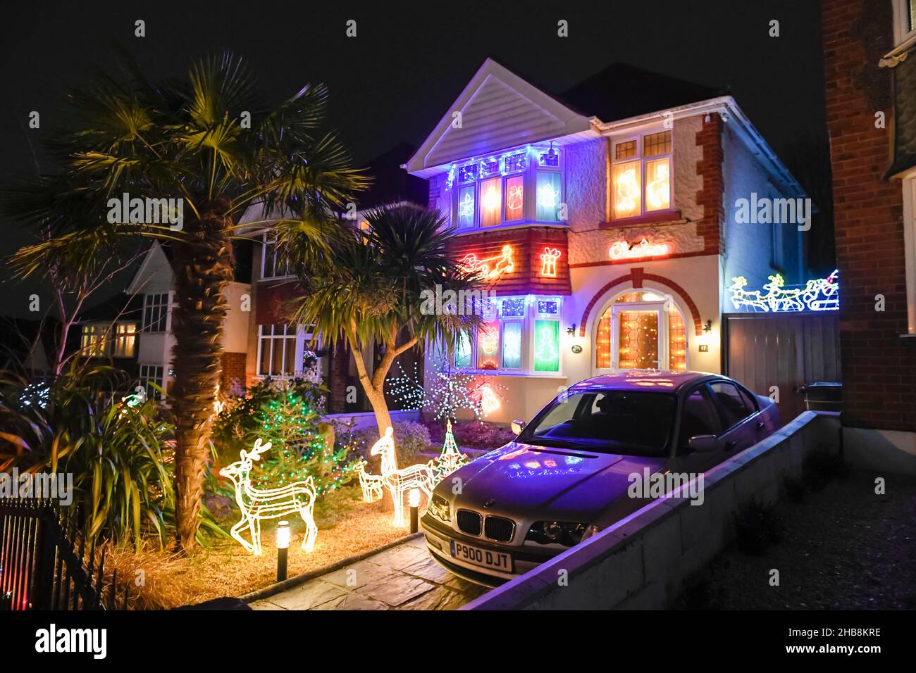 Poole, Dorset, UK. 17th December 2021. Britain’s most festive street at