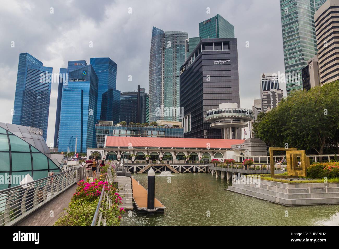 SINGAPORE SINGAPORE MARCH 11 2018 The Clifford Pier At Marina Bay singapore-singapore-march-11-2018-the-clifford-pier-at-marina-bay