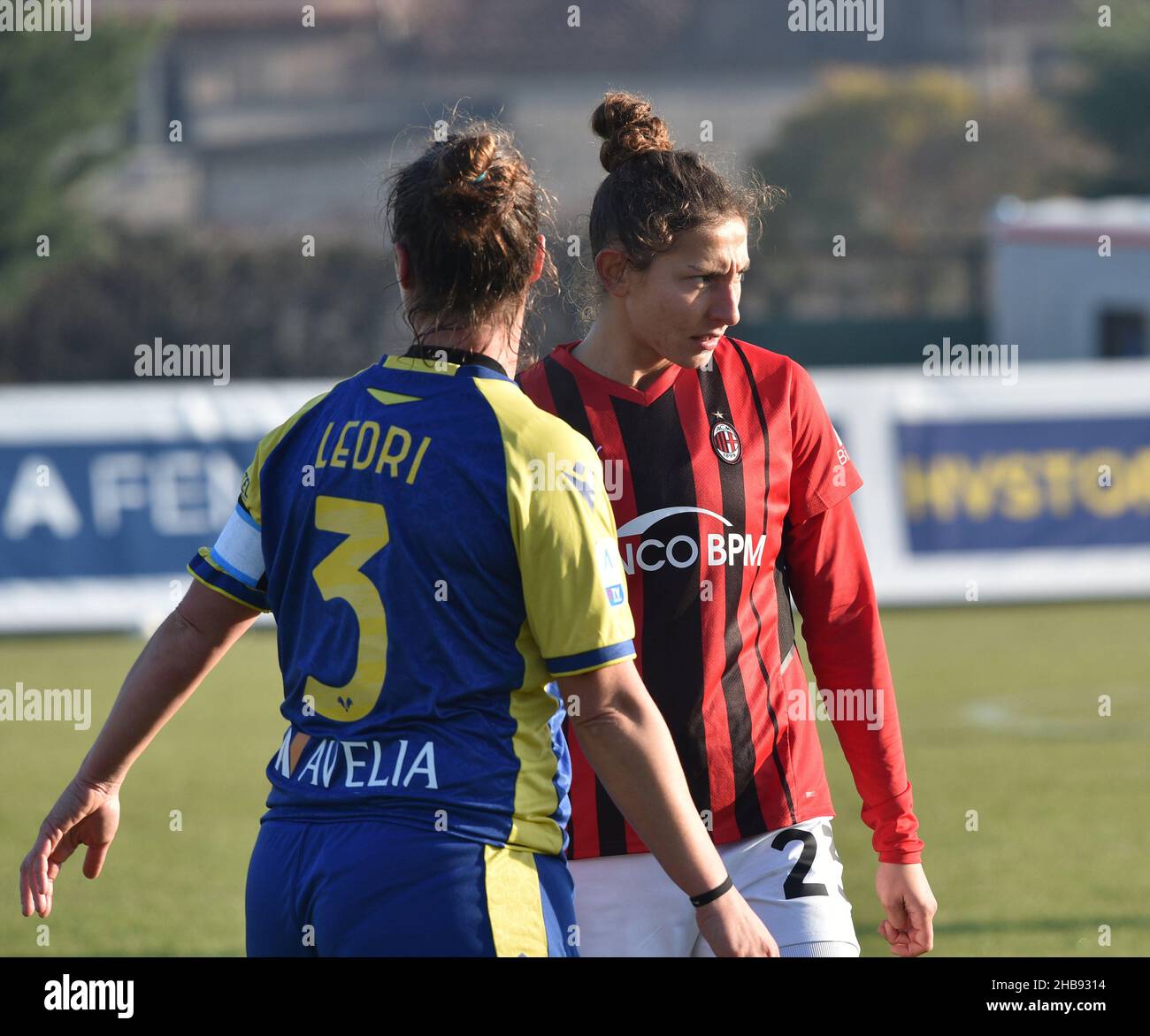 Verona, Italy. 17th Dec, 2021. Miriam Longo (Milan) Michela Ledri (Verona) during Hellas Verona vs AC Milan, Italian Coppa Italia Women football match in Verona, Italy, December 17 2021 Credit: Independent Photo Agency/Alamy Live News Stock Photo