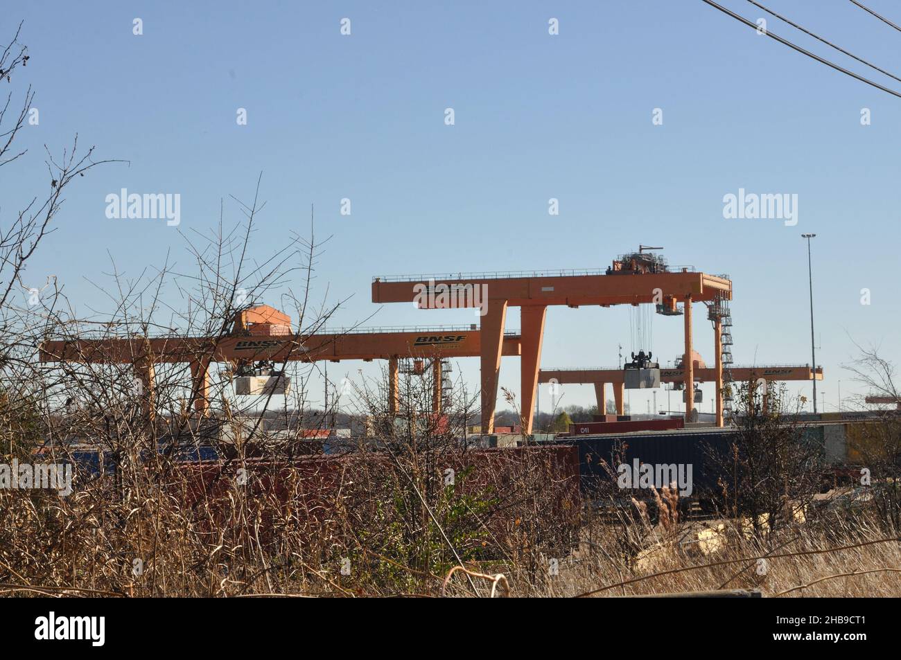 Overhead crane rail hires stock photography and images Alamy