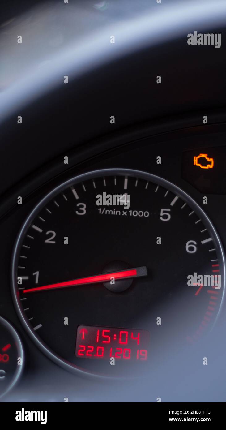 Rev counter speedometer hires stock photography and images Alamy