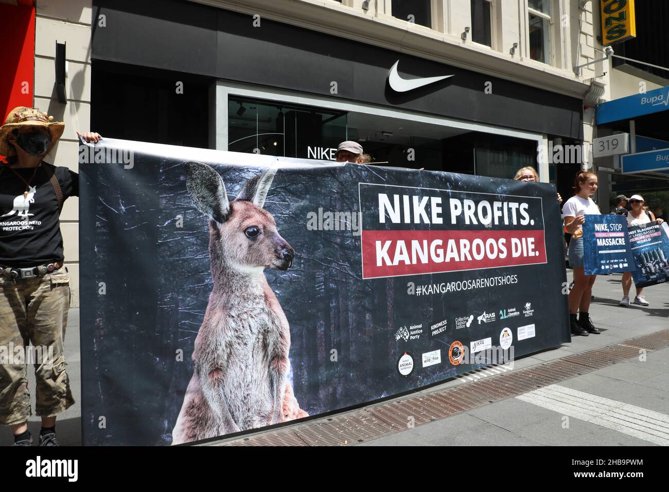 Page 9 - Nike Store High Resolution Stock Photography and Images - Alamy