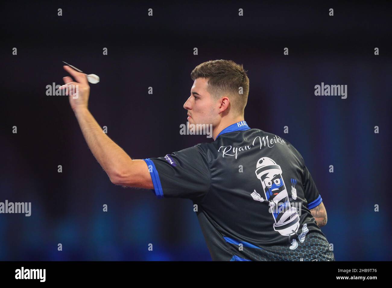 17th December 2021; Alexandra Palace, London, England: The William Hill World Darts Tournament; Ryan Meikle in action against Peter Wright. Stock Photo