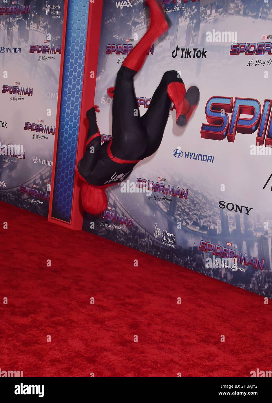 LOS ANGELES, CA - DECEMBER 13: Spiderman attends the Sony Pictures ...