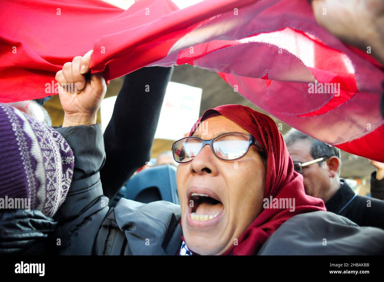 Tunis, Tunisia. 17th Dec, 2021. Tunis, Tunisia. 17 December 2021. Tunisians protesters rally against President Kais Saied in the capital Tunis, on the 10th anniversary of the start of the 2011 revolution. Opponents of Tunisian President Kais Saied rejected his decision on Monday to keep parliament suspended for another year. Credit: ZUMA Press, Inc./Alamy Live News Stock Photo