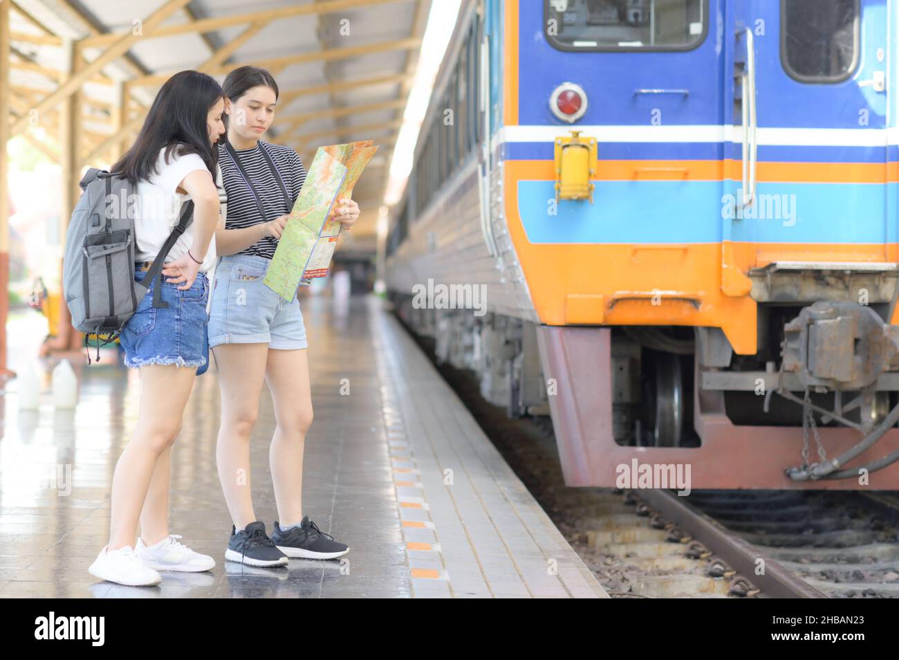 Waiting for a train. A train girlfriend. A train girlfriend. Девушка ждет электричку. Фотосессия в поезде.