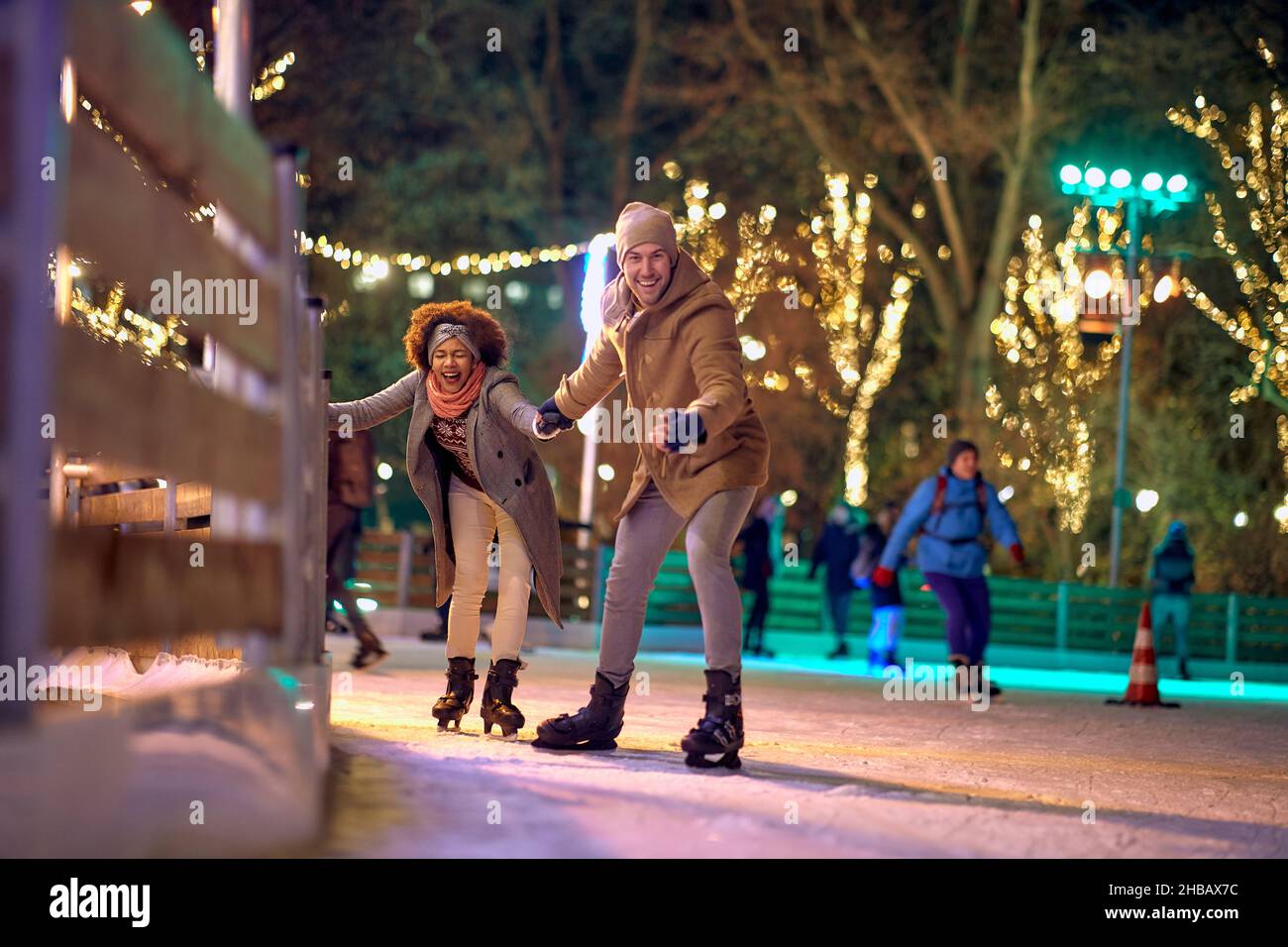 Sport ice skating couple hi-res stock photography and images - Alamy