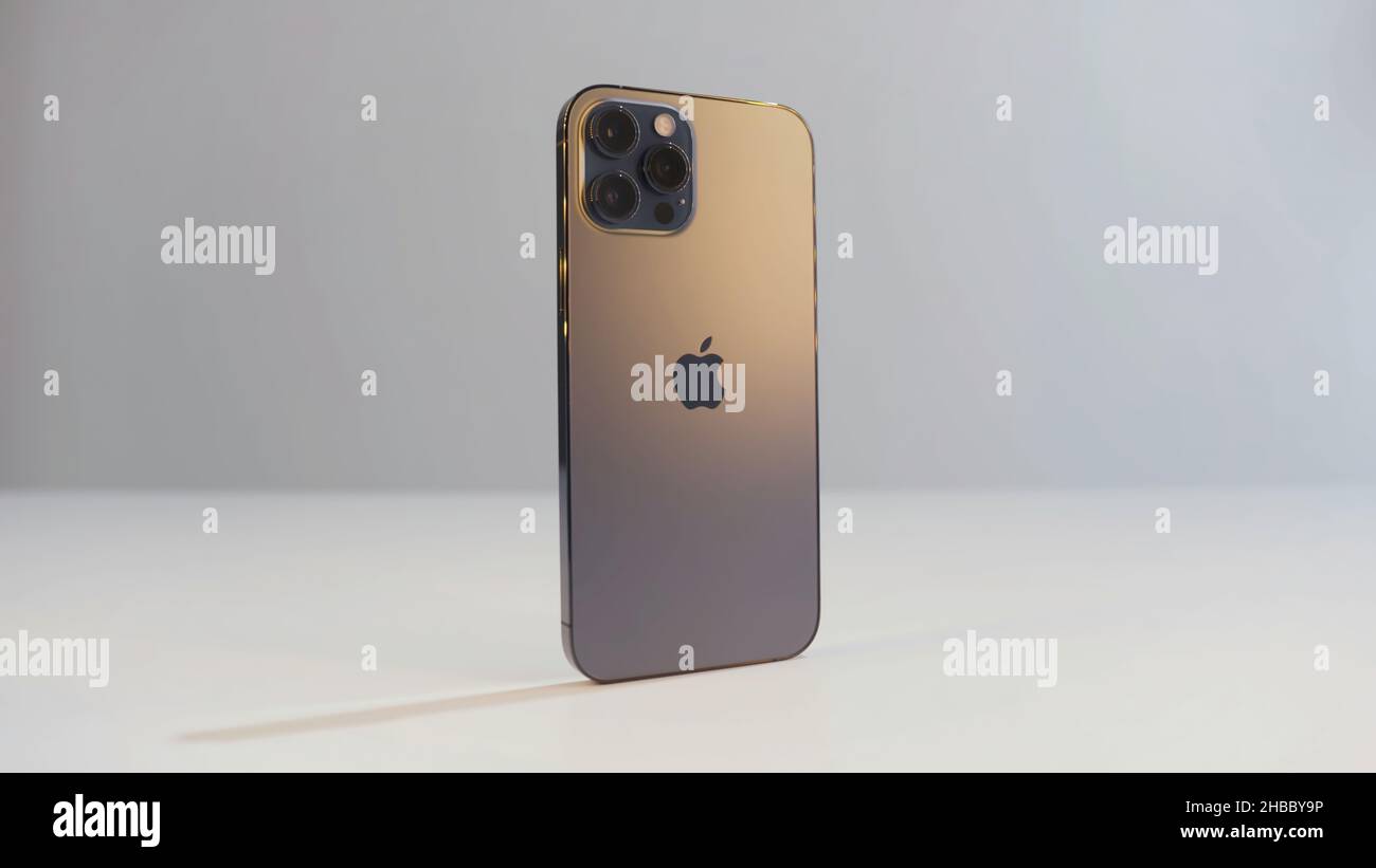 Iphone 12 Pro Max In Gold High Resolution Stock Photography And Images Alamy