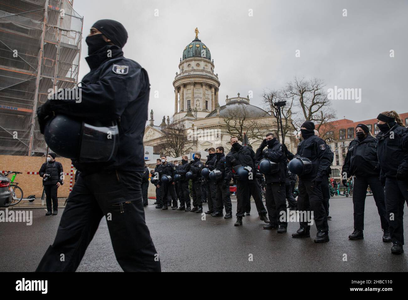 Berlin, Germany. 18th Dec, 2021. Dozens of Berlins riot police sought to control the banned march through streets in Berlin. Several demonstrators defied a protest ban. (Credit Image: © Michael Kuenne/PRESSCOV via ZUMA Press Wire) Stock Photo