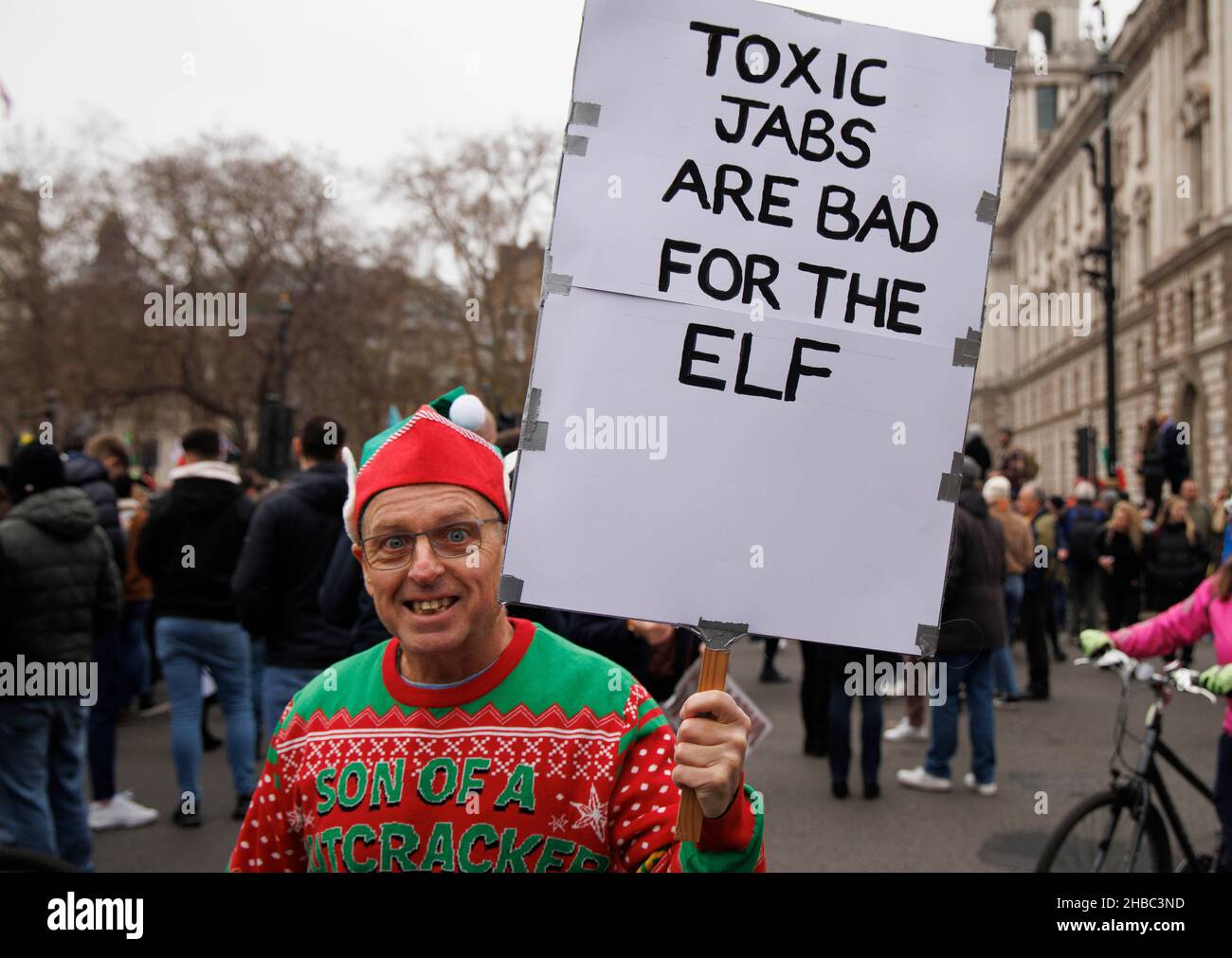 London, UK. 18th Dec, 2021. Thousands of Antivaxx Protestors demonstrate in Central London. They are opposed to the vaccine and believe that the Government is misleading the public. They dont wear masks and don't agree with having a vaccine. Credit: Tommy London/Alamy Live News Stock Photo