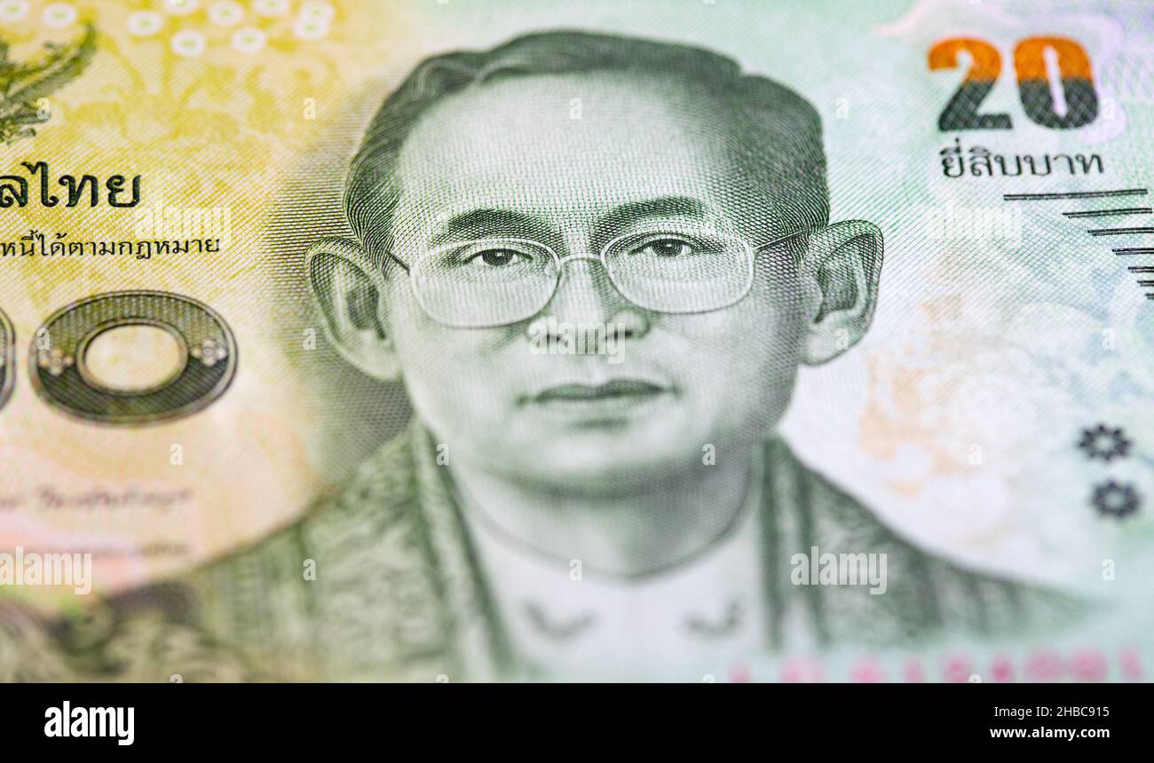 Thai baht note depicting king of Thailand Stock Photo - Alamy