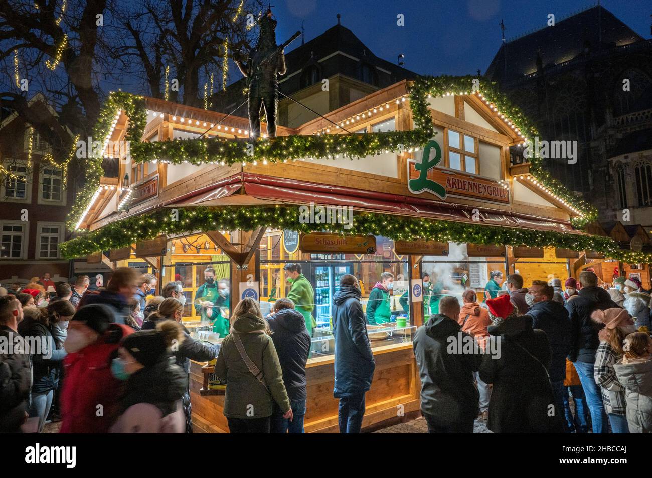 Aachen Der Aachener Weihnachtsmarkt lockt jährlich Hunderttausende Besucher auf die Plätze und