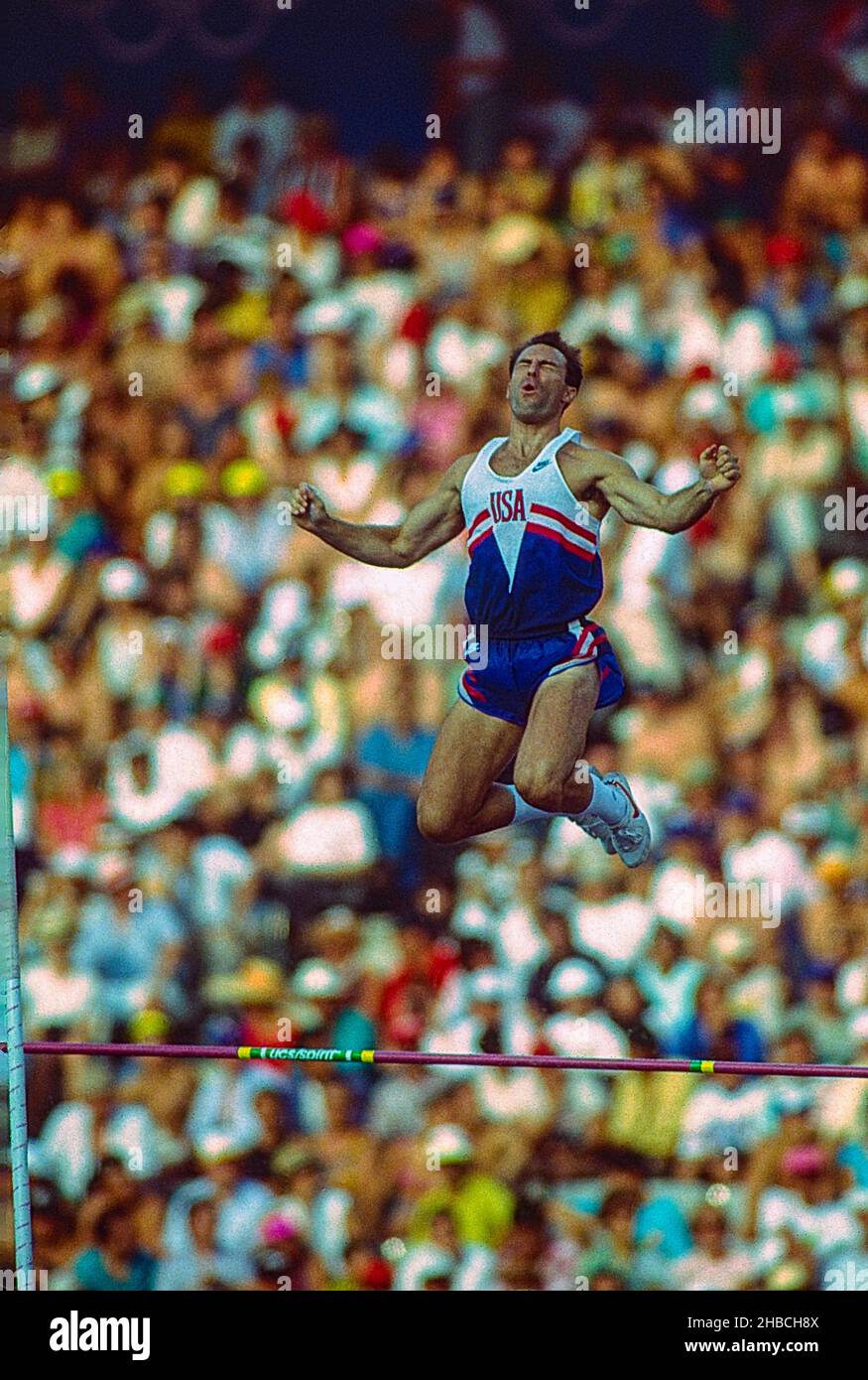 Kory Tarpenning (USA) competing in the pole vault at the 1992 Olympic