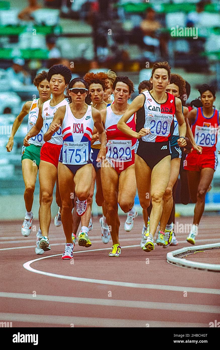 PattiSue Plumer (USA) -1751- and Theresia Kiesl (AUS-1829 and Angela Chalmers (CAN) competing in the women's 1500m R1 H3 at the 1992 Olympic Summer Games. Stock Photo
