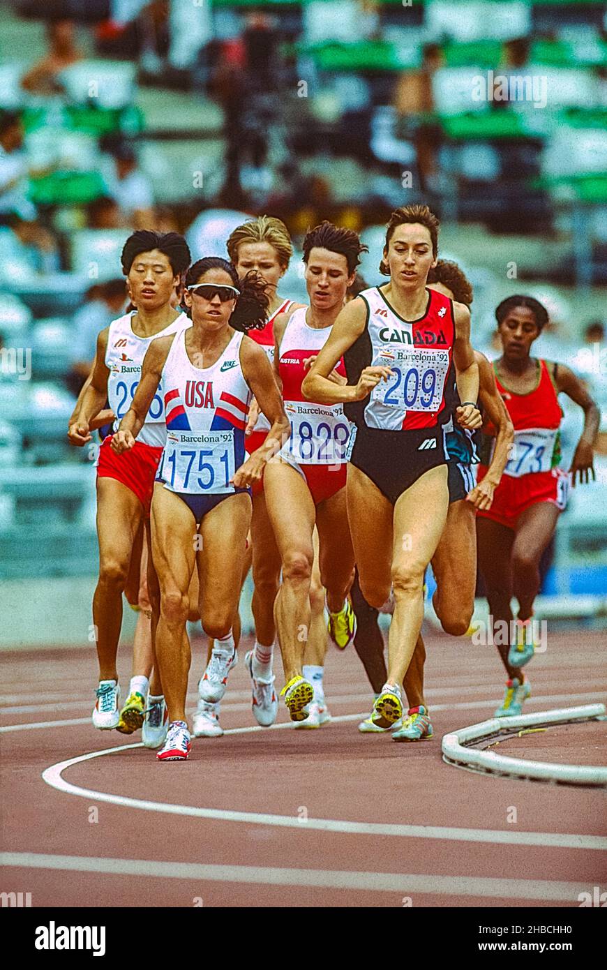 PattiSue Plumer (USA) -1751- and Theresia Kiesl (AUS-1829 and Angela Chalmers (CAN) competing in the women's 1500m R1 H3 at the 1992 Olympic Summer Games. Stock Photo