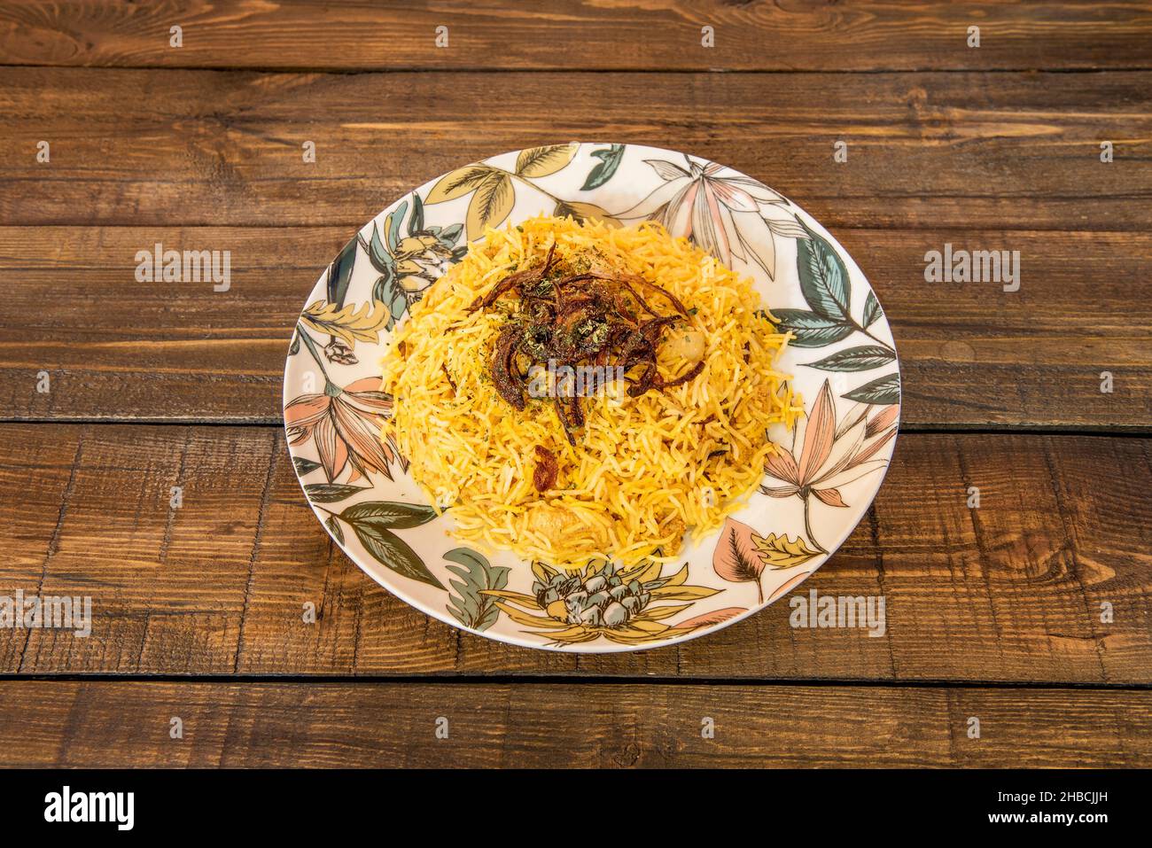 Biryani es un plato de arroz de la cocina pakistaní y turca elaborado con una mezcla de especias, así como arroz basmati, carne, verduras y yogur. Hay Stock Photo
