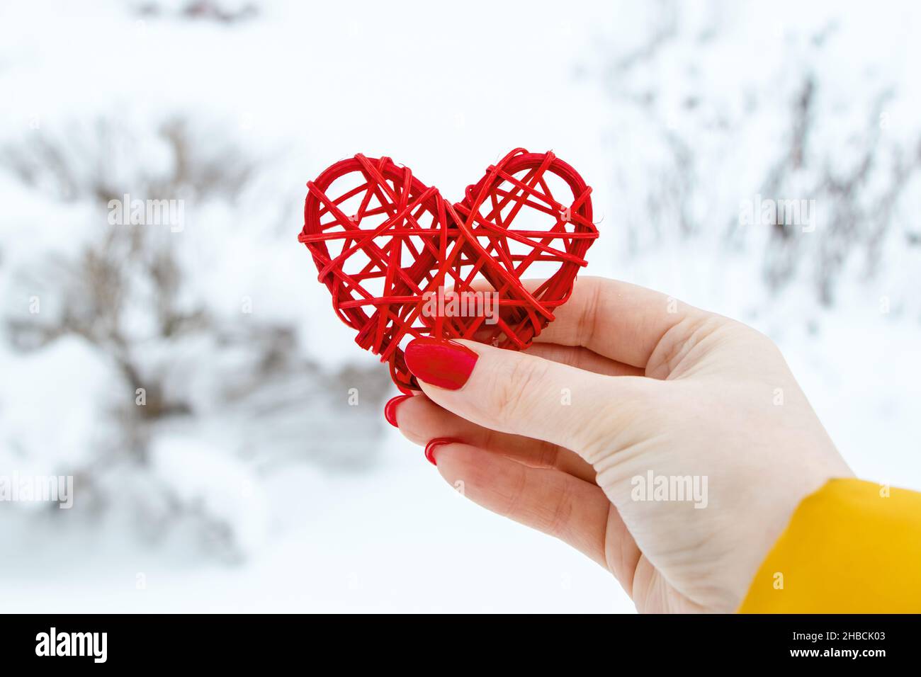Hand made twig heart hires stock photography and images Alamy