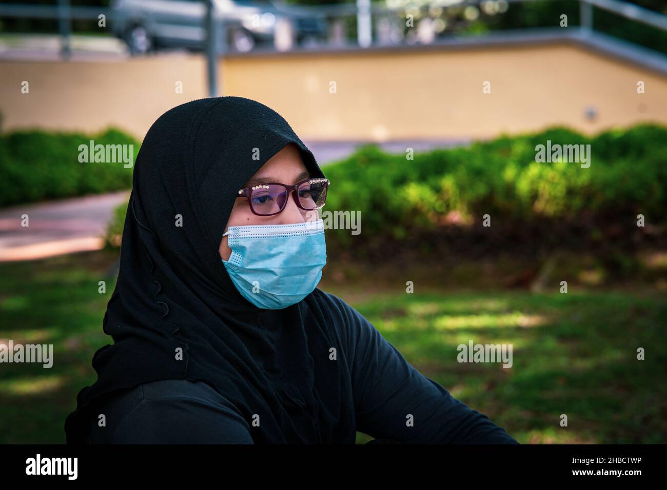 how to wear mask with hijab and glasses