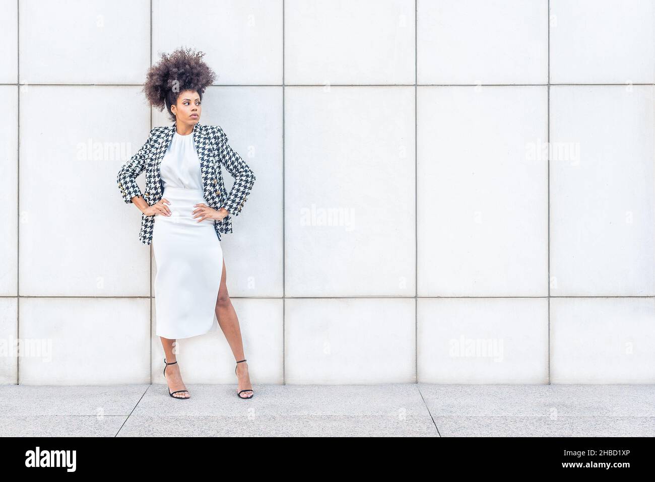 Formal dress model hi-res stock photography and images - Alamy