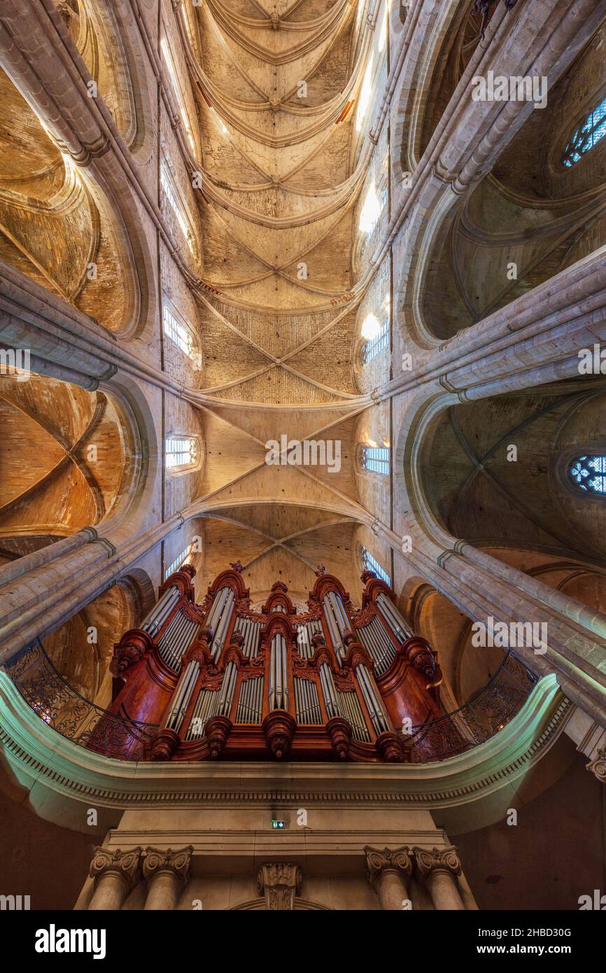 France, Var (83) Saint-Maximin-la-Sainte-Baume, Isnard organ of the Sainte-Marie-Madeleine basilica, started in 1295 and completed in 1532, is the mos Stock Photo