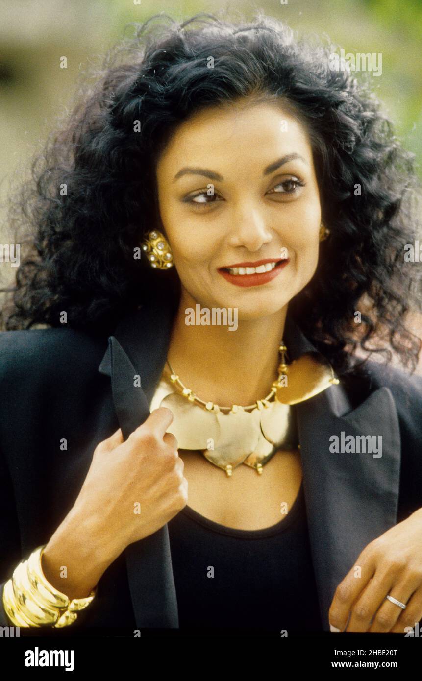 His wife shakira caine their hi-res stock photography and images - Alamy