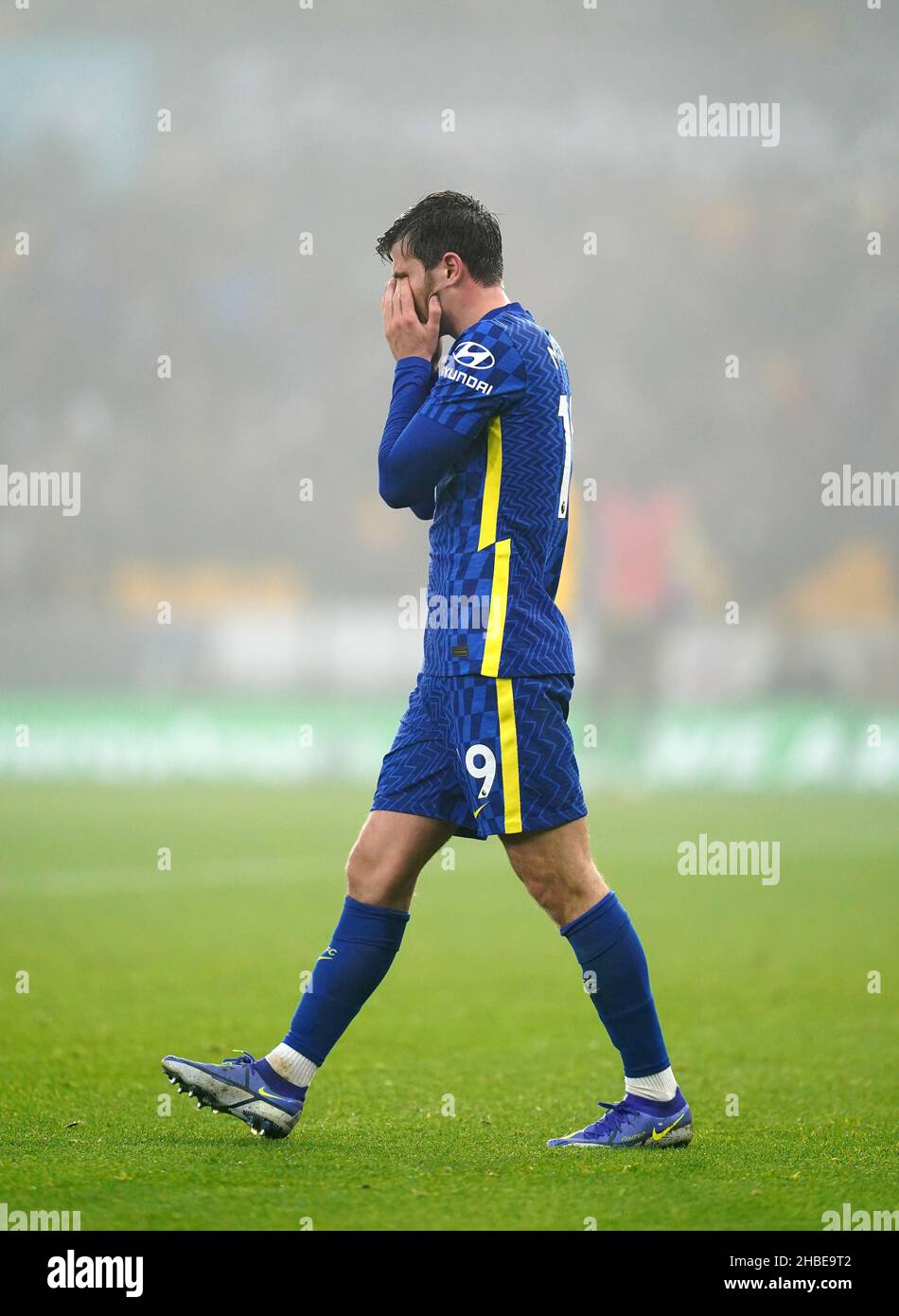 Chelsea's Mason Mount appears dejected after missing a shot on goal during the Premier League match at the Molineux stadium, Wolverhampton. Picture date: Sunday December 19, 2021. Stock Photo