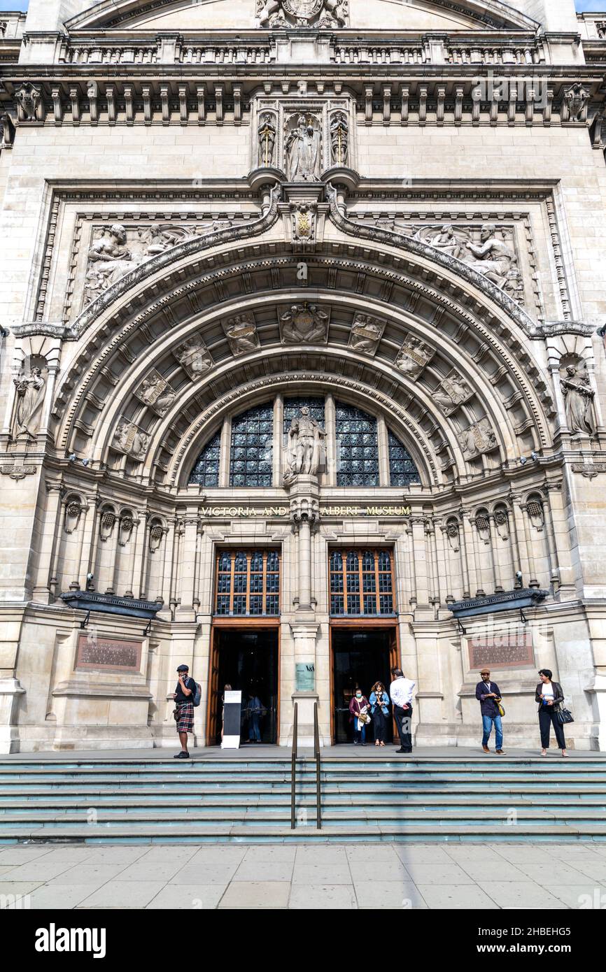 Ornate archivolt arched doorway at the entrance to Victoria and Albert Museum, South Kensington, London, UK Stock Photo