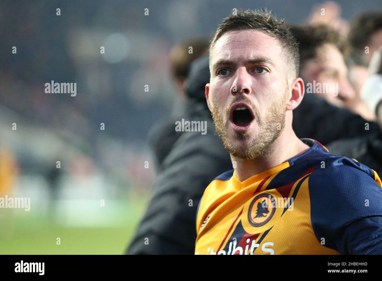 Bergamo, Italy. 18th Dec, 2021. Jordan Veretout of As Roma celebrates at the end of the Serie A match between Atalanta Bc and As Roma at Gewiss Stadium on December 18, 2021 in Bergamo, Italy. Credit: Marco Canoniero/Alamy Live News Stock Photo