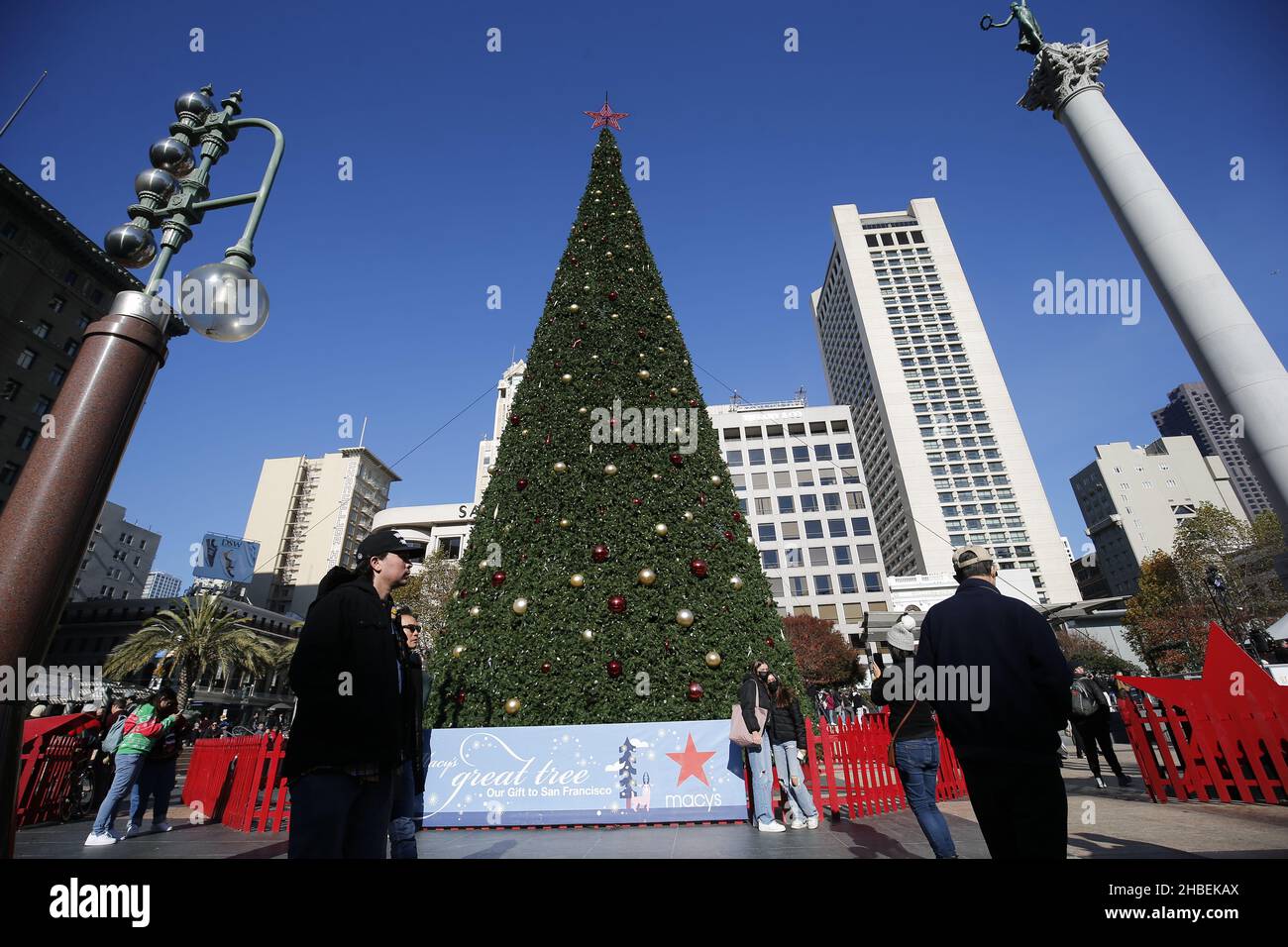 San Francisco's Union Square at Christmas: Photo Tour