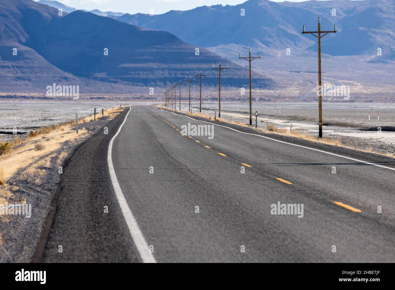 Lonely empty highway stretching hi-res stock photography and images - Alamy