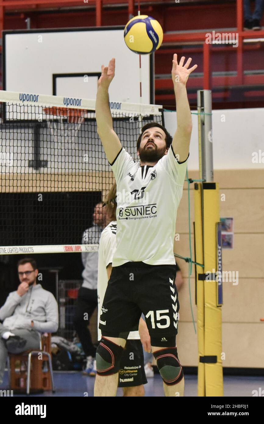 Germany ,Eltmann, Georg Schäfer Halle - 19 Dec 2021 - 3.Liga, Volleyball - VC Eltmann vs TSV Eibelstadt Image: Trainer Philipp Fischer (TSV Eibelstadt, 15) in action. Stock Photo