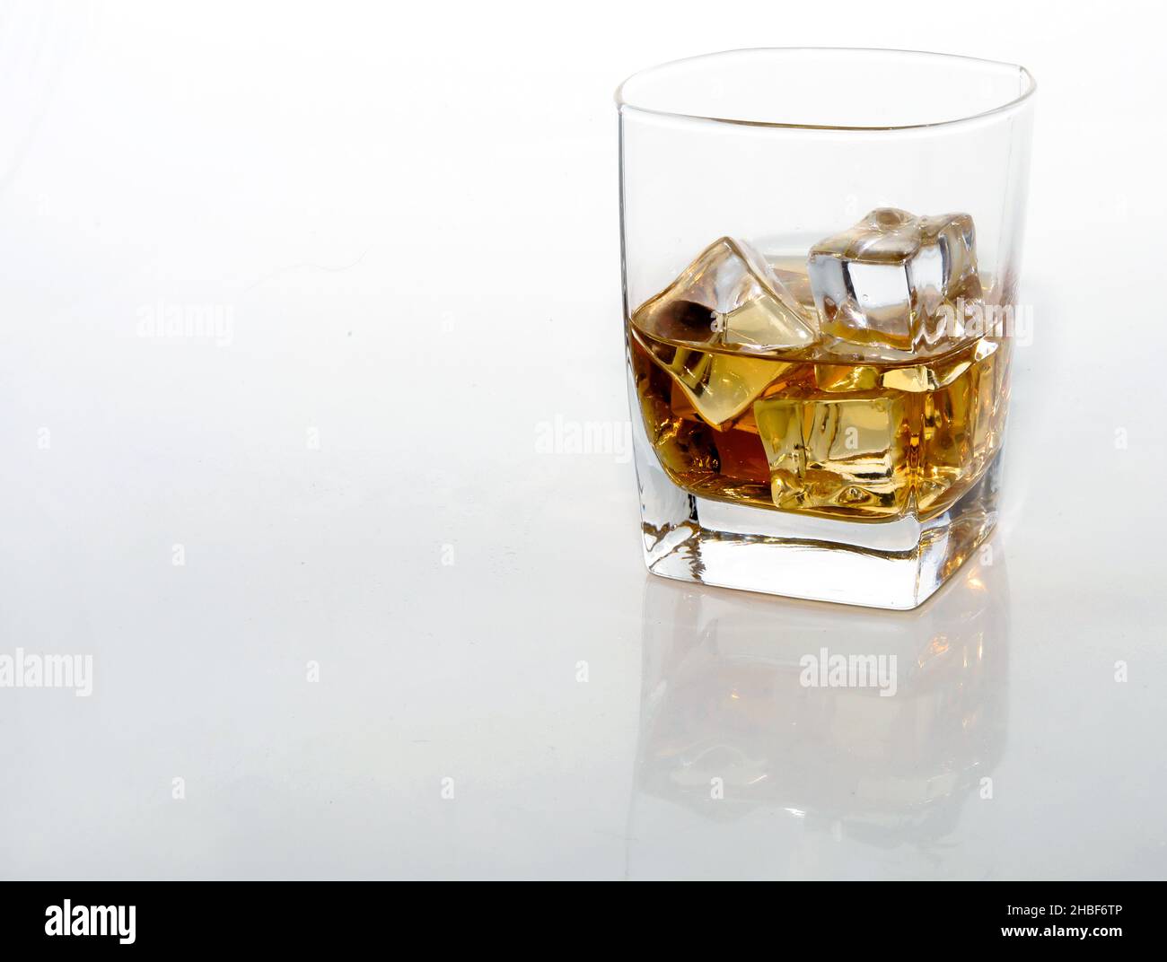 Bourbon Whiskey on Ice Stock Photo Alamy