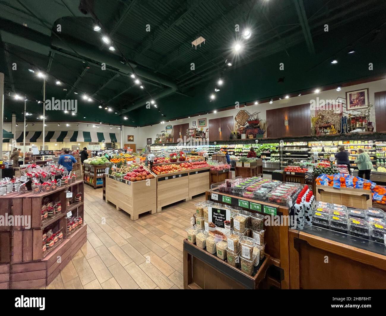 Augusta, Ga USA - 12 19 21: Fresh Market retail grocery store interior ...